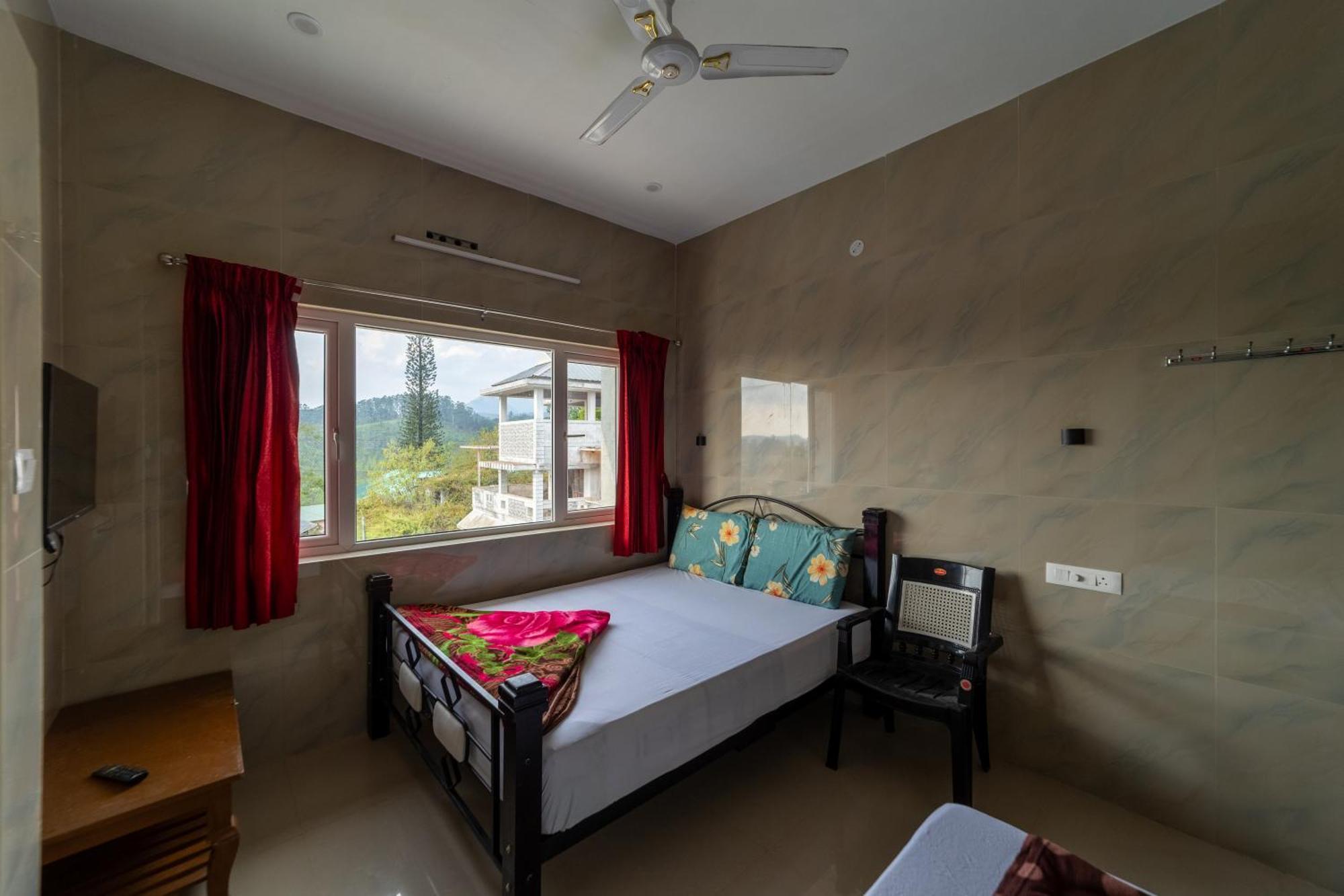 Sri Nandha Luxury Comforts Vālpārai Exterior foto
