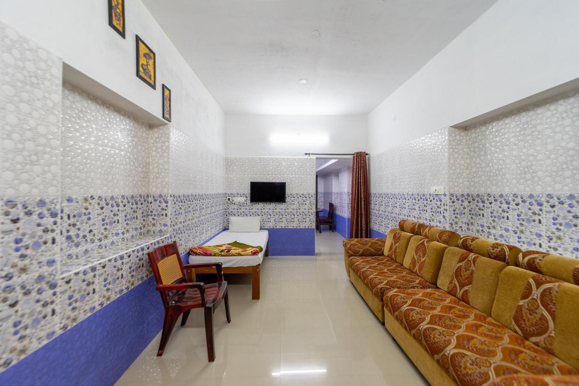 Sri Nandha Luxury Comforts Vālpārai Exterior foto